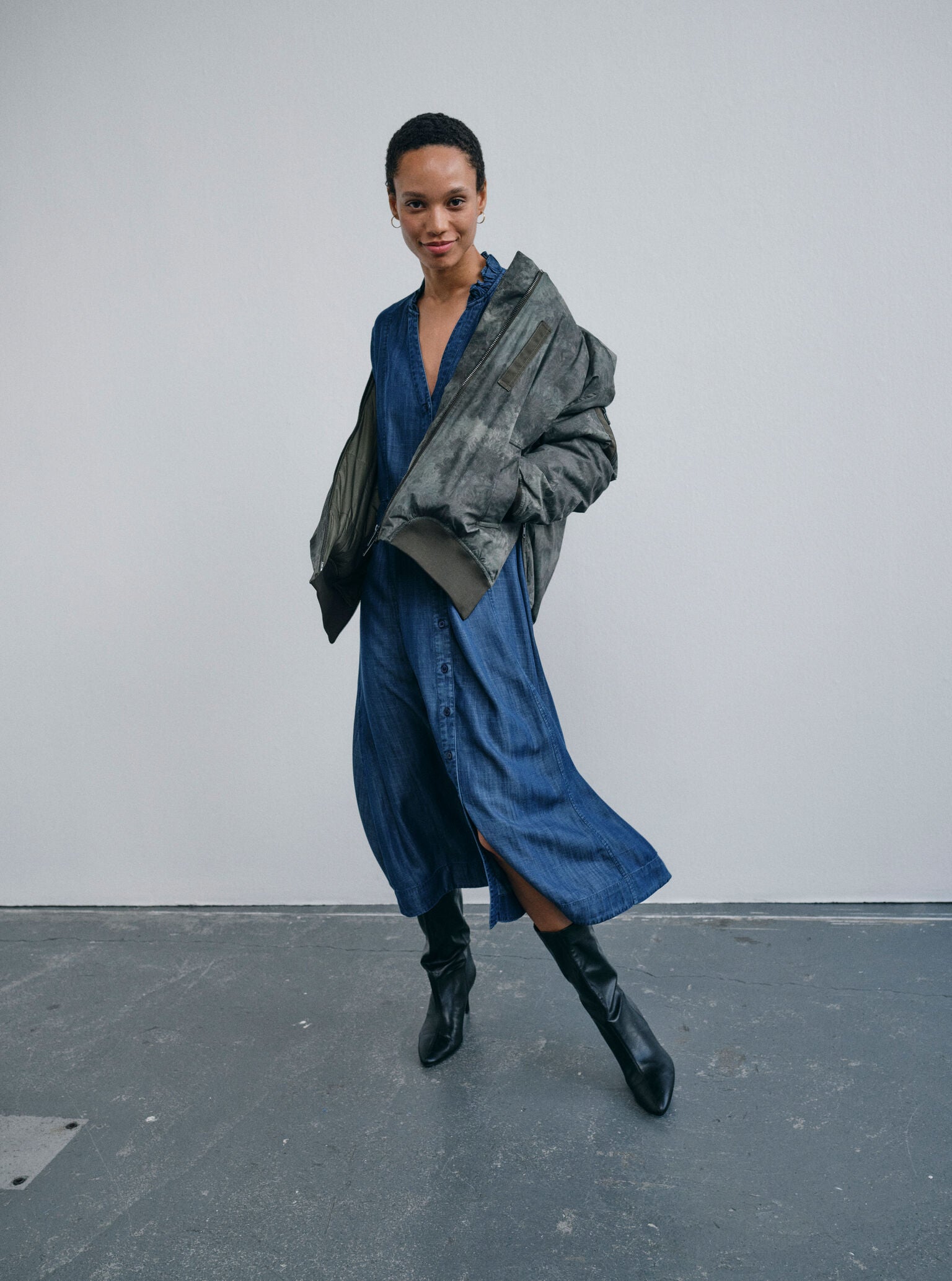 Modelshot / Salute Navy / Detail